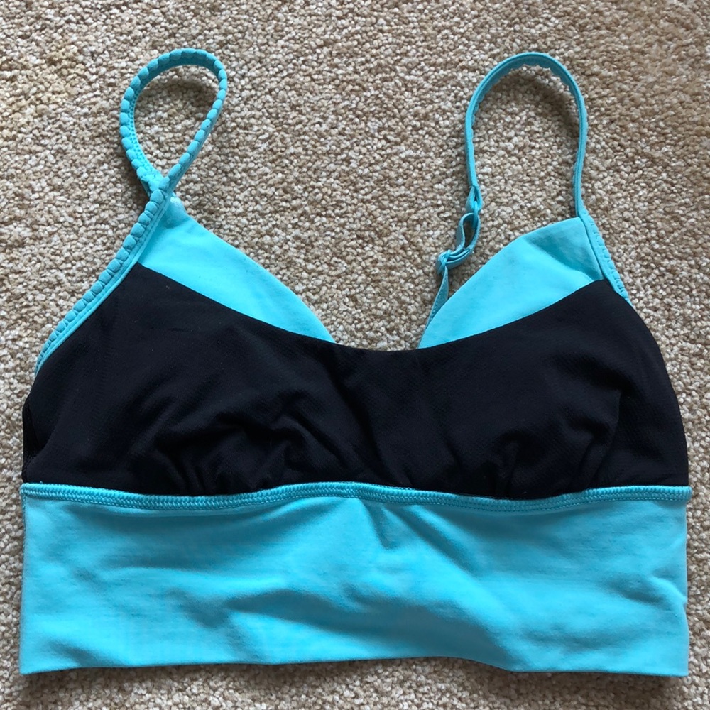 Lululemon sports bra
